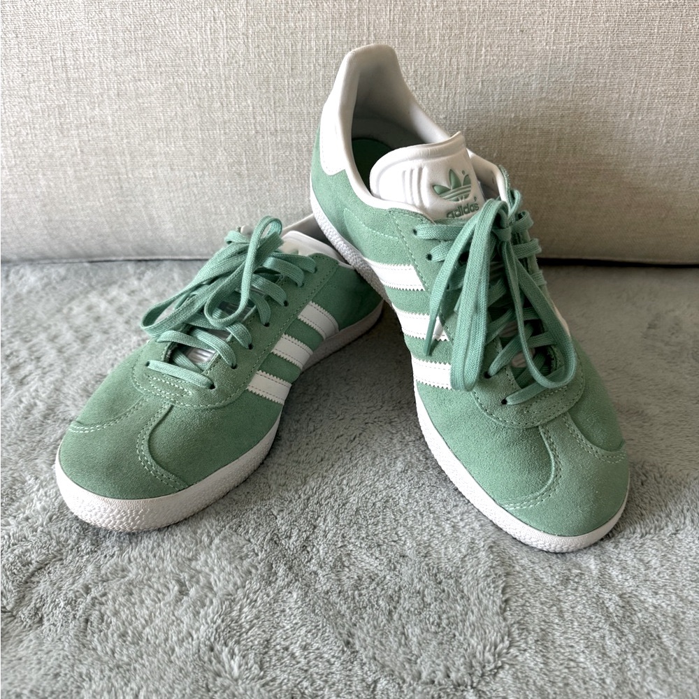 Adidas Gazelle Green and White Sneakers in size 7. Pre-owned.